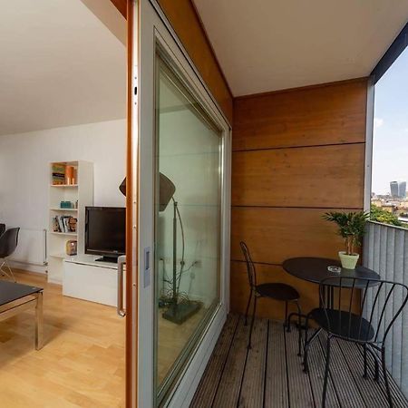 Room With Private Bathroom In A Modern Two Bedroom Two Bathroom Flat London Exterior foto